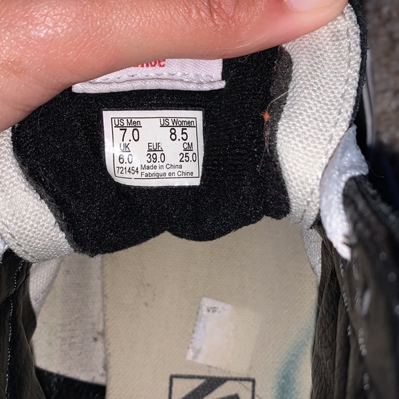 Black and white high top vans - Picture 7 of 9